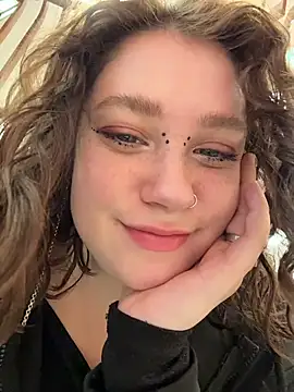 lucy-joy online show from March 17, 2026, 7:23 am