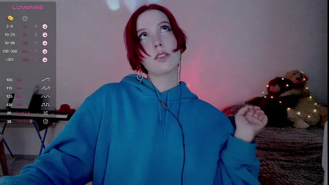 Snapshot of Ruby_Flame chatting on October 30, 2025, 5:53 am Ruby Flame online show from October 30, 2025, 5:53 am