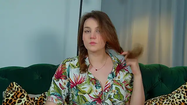 KarenClarks online show from September 17, 2025, 6:31 pm