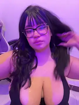 Emily Taylor2 online show from April 6, 2026, 4:46 am