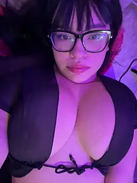 Snapshot of Emily_Taylor2 chatting on June 5, 2026, 1:56 am Emily Taylor2 online show from June 5, 2026, 1:56 am