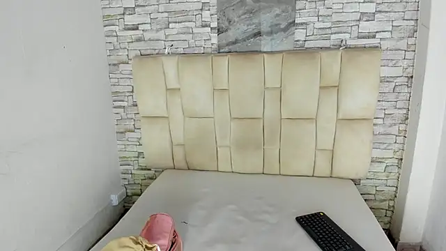 Celesste doll online show from November 18, 2025, 1:04 pm