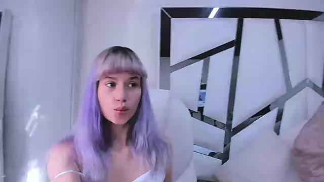 barbieambar online show from September 16, 2025, 12:39 pm