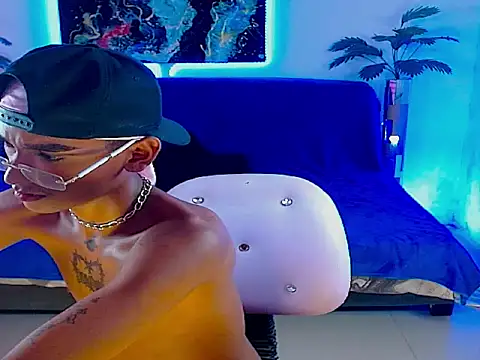 gabo hotboy online show from May 14, 2026, 6:20 am