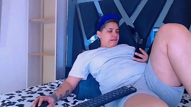 Snapshot of karla_sexy21 chatting on October 16, 2025, 4:24 am karla sexy21 online show from October 16, 2025, 4:24 am