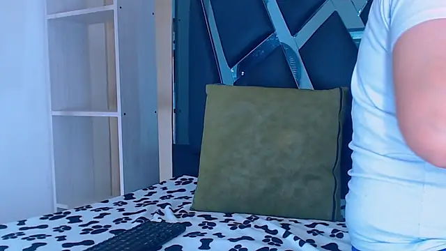 Snapshot of karla_sexy21 chatting on November 17, 2025, 4:18 am karla sexy21 online show from November 17, 2025, 4:18 am