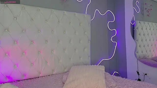 Snapshot of Megan__cole1 chatting on September 13, 2025, 4:12 am Megan cole1 online show from September 13, 2025, 4:12 am