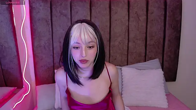 Snapshot of Megan__cole1 chatting on September 23, 2025, 4:48 am Megan cole1 online show from September 23, 2025, 4:48 am