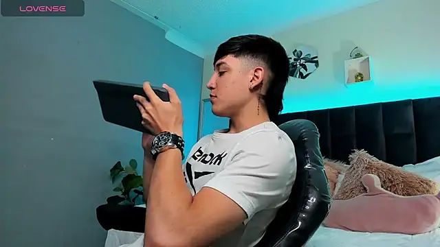 Ares di martin online show from October 6, 2025, 2:14 pm