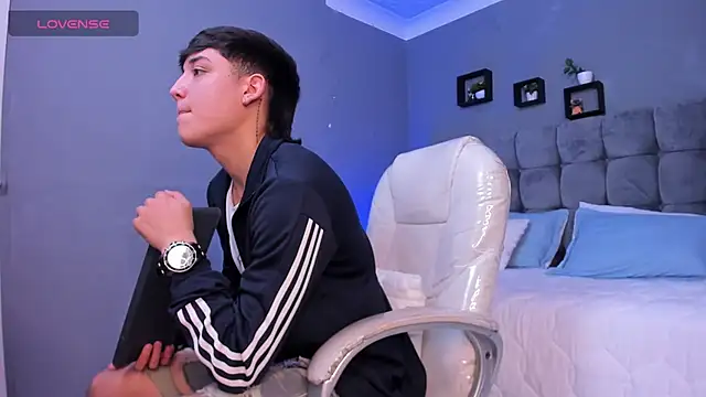 Ares di martin online show from November 14, 2025, 5:28 am