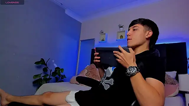 Ares di martin online show from December 13, 2025, 7:53 pm