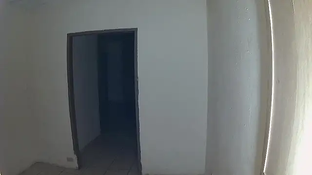 Snapshot of BlondZilla chatting on October 27, 2025, 8:18 am BlondZilla online show from October 27, 2025, 8:18 am