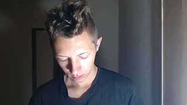 Snapshot of BlondZilla chatting on November 3, 2025, 2:29 pm BlondZilla online show from November 3, 2025, 2:29 pm