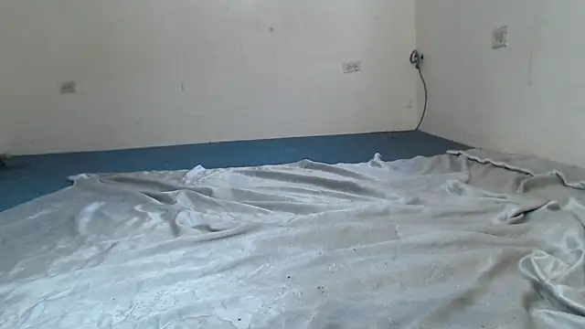 Snapshot of BlondZilla chatting on November 11, 2025, 3:45 pm BlondZilla online show from November 11, 2025, 3:45 pm