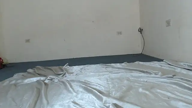 Snapshot of BlondZilla chatting on November 12, 2025, 3:51 am BlondZilla online show from November 12, 2025, 3:51 am