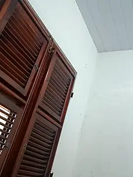 Snapshot of reguetones92 chatting on September 24, 2025, 6:11 pm reguetones92 online show from September 24, 2025, 6:11 pm