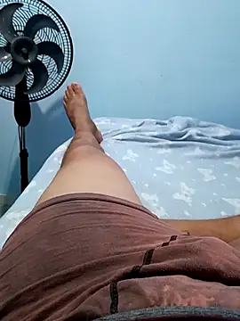 Snapshot of reguetones92 chatting on March 23, 2026, 6:34 pm reguetones92 online show from March 23, 2026, 6:34 pm