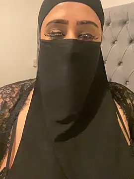 Pari Persianbaddie6 online show from April 7, 2026, 12:00 am