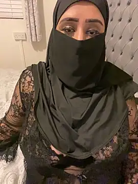 Pari Persianbaddie6 online show from April 13, 2026, 1:00 am