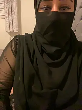 Pari Persianbaddie6 online show from August 2, 2026, 11:58 pm