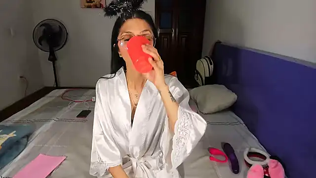 Anais lux online show from March 27, 2026, 12:16 am