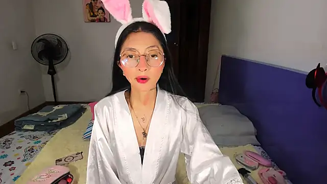 Snapshot of Anais_lux chatting on April 30, 2026, 12:06 am Anais lux online show from April 30, 2026, 12:06 am