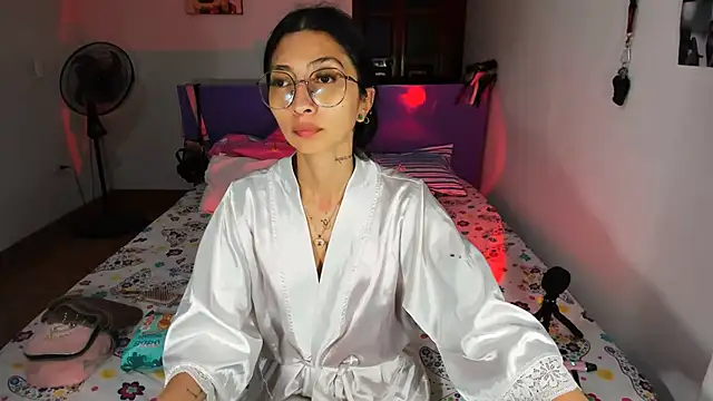 Snapshot of Anais_lux chatting on June 6, 2026, 11:53 pm Anais lux online show from June 6, 2026, 11:53 pm