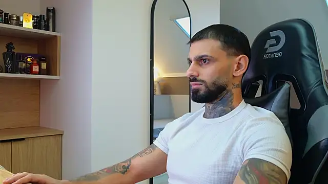 AresSteelX online show from November 11, 2025, 1:33 pm