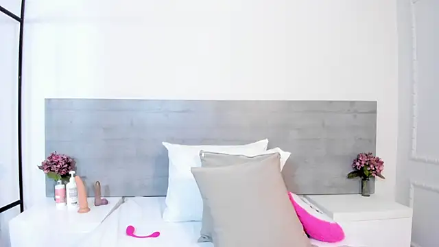 Snapshot of sunnyWhitee chatting on October 2, 2025, 7:10 pm sunnyWhitee online show from October 2, 2025, 7:10 pm