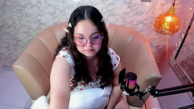 ShylySweet online show from October 29, 2025, 5:10 am