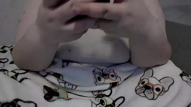Snapshot of sarahcakes223 chatting on April 19, 2026, 12:22 am sarahcakes223 online show from April 19, 2026, 12:22 am