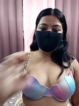 Snapshot of Aavya_007 chatting on April 19, 2026, 2:33 am Aavya 007 online show from April 19, 2026, 2:33 am