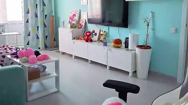 Im suka online show from February 27, 2026, 3:28 am