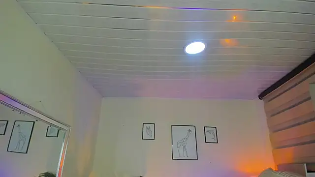 Snapshot of LusyKitty chatting on October 6, 2025, 4:04 pm LusyKitty online show from October 6, 2025, 4:04 pm