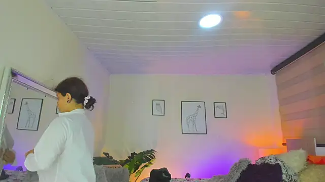 Snapshot of LusyKitty chatting on October 14, 2025, 2:51 pm LusyKitty online show from October 14, 2025, 2:51 pm