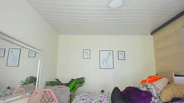 Snapshot of LusyKitty chatting on October 15, 2025, 3:01 pm LusyKitty online show from October 15, 2025, 3:01 pm