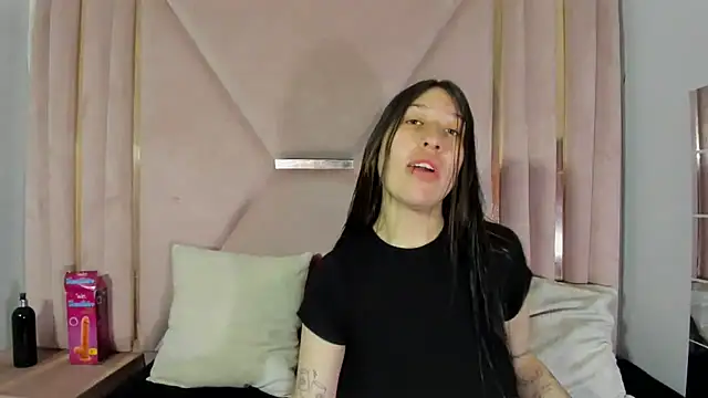 venusmorgan online show from September 18, 2025, 3:47 pm