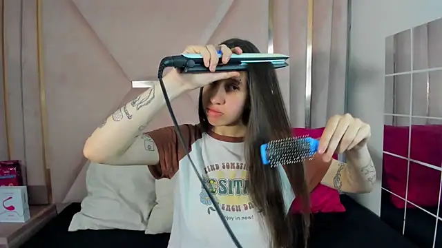 venusmorgan online show from October 3, 2025, 3:20 pm