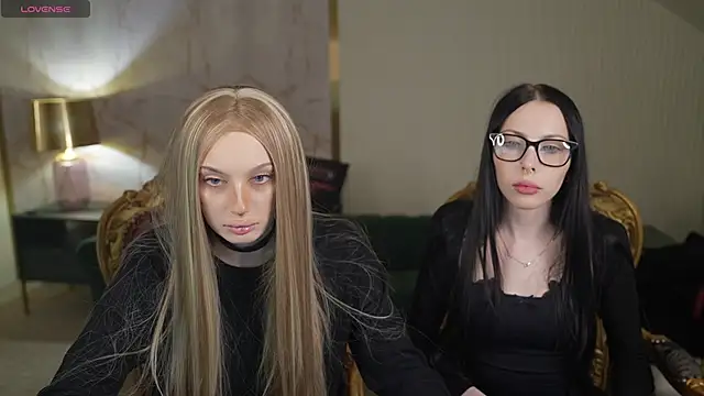 VivianSweet  online show from March 10, 2026, 3:28 pm