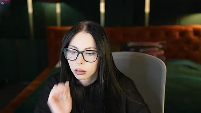 VivianSweet  online show from March 19, 2026, 11:25 am