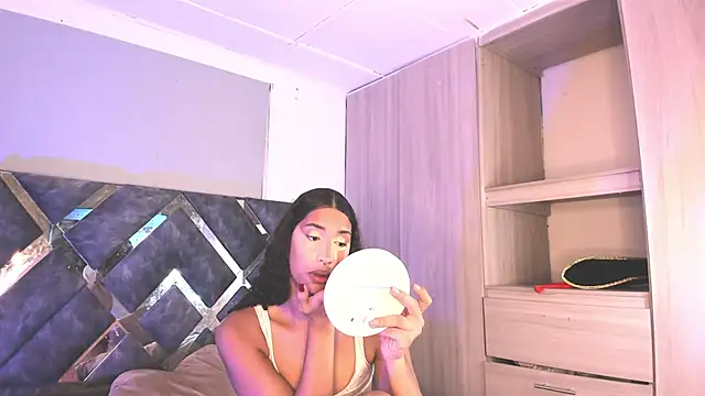 candice777 online show from September 19, 2025, 1:23 pm