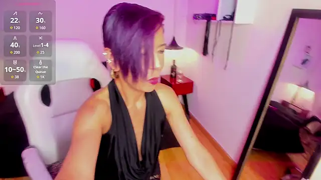 Snapshot of Trinityy__ chatting on July 18, 2026, 7:50 pm Trinityy online show from July 18, 2026, 7:50 pm
