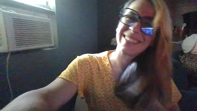 Snapshot of mayra_mayhem chatting on August 3, 2026, 4:00 pm mayra mayhem online show from August 3, 2026, 4:00 pm