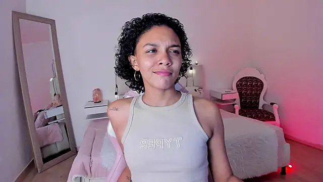 Snapshot of aitana_kahlo chatting on November 28, 2025, 7:38 pm aitana kahlo online show from November 28, 2025, 7:38 pm