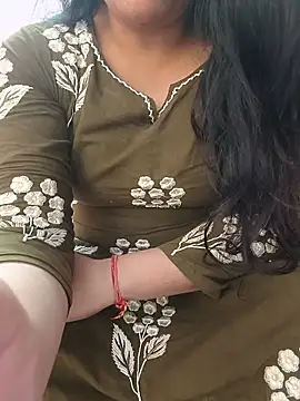 Snapshot of roshni_agrawal0 chatting on May 22, 2026, 9:15 am roshni agrawal0 online show from May 22, 2026, 9:15 am