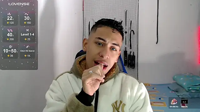 Snapshot of dylan_apol0 chatting on September 20, 2025, 3:18 am dylan apol0 online show from September 20, 2025, 3:18 am