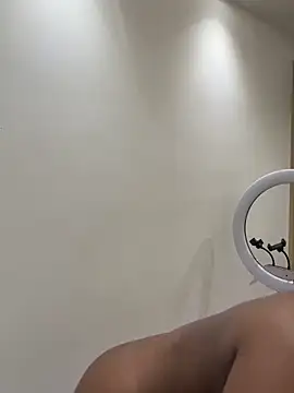 Snapshot of Elie-3 chatting on October 26, 2025, 2:06 am Elie-3 online show from October 26, 2025, 2:06 am