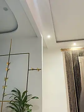 Snapshot of Elie-3 chatting on December 1, 2025, 1:54 am Elie-3 online show from December 1, 2025, 1:54 am