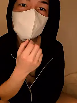 kqitooo online show from March 18, 2026, 4:21 pm