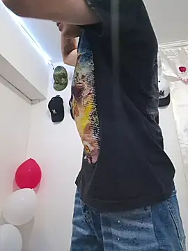 Snapshot of Ethanho0t chatting on October 10, 2025, 6:07 pm Ethanho0t online show from October 10, 2025, 6:07 pm